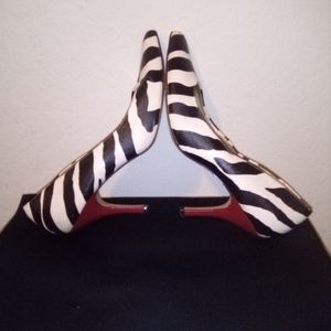 Kelly & Katie Natalie Heel